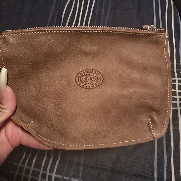 Brown Roots Pouch - Picture 2 of 2